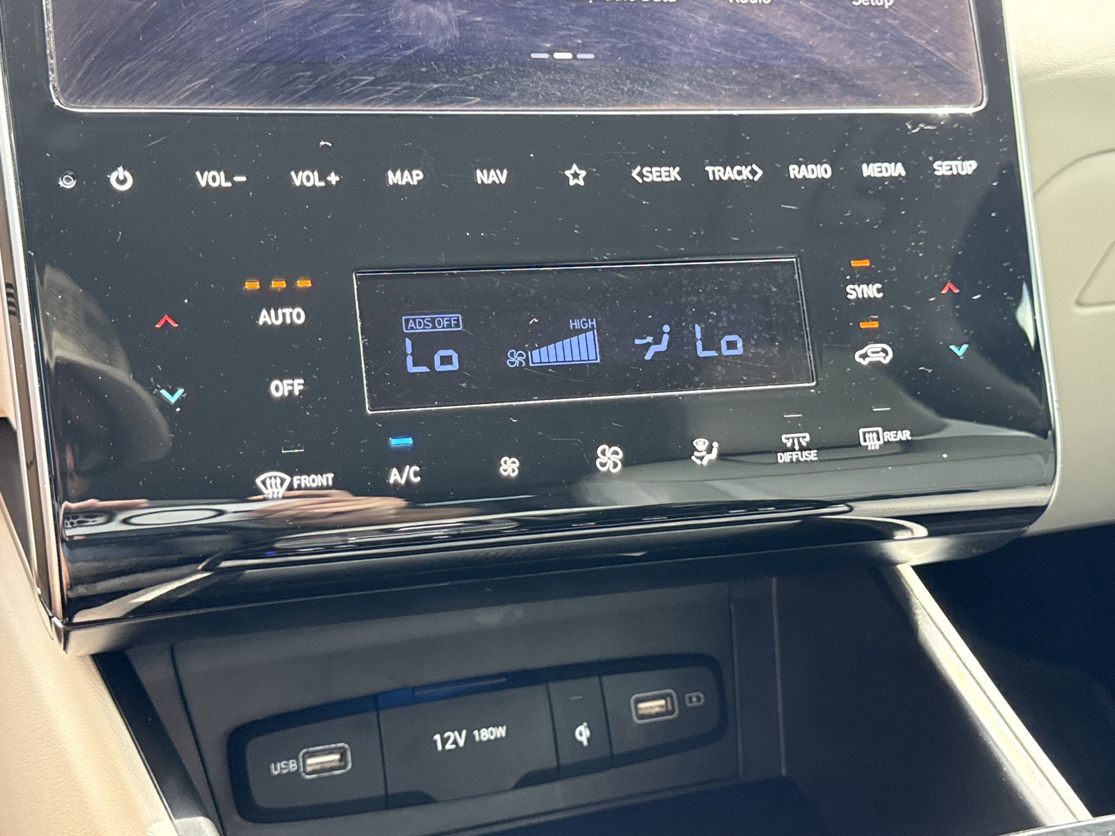 Certified 2024 Hyundai Tucson Limited FWD image 31