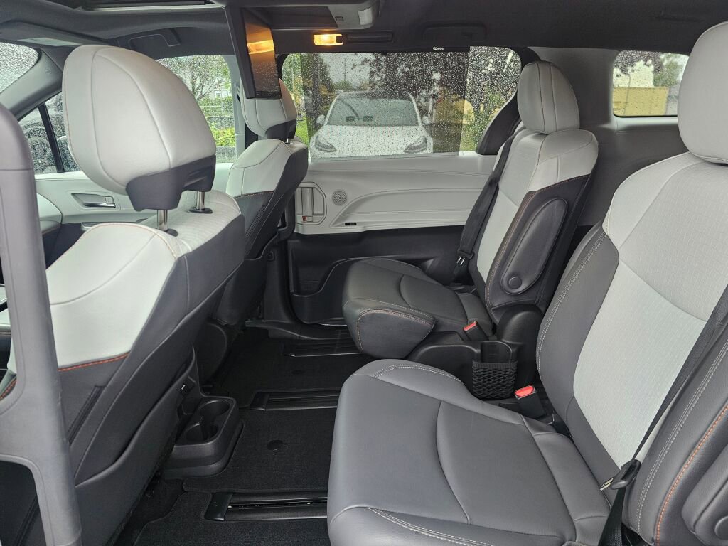 Used 2022 Toyota Sienna FWD image 20