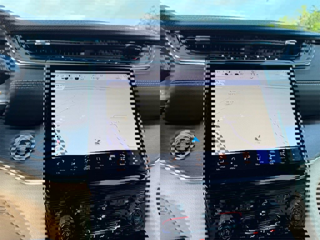 New 2025 Jeep Grand Cherokee L Limited w/ Black Appearance Package image 36