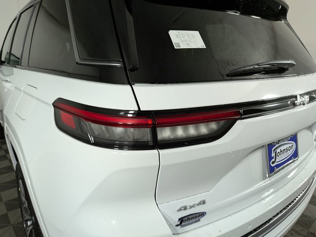 New 2026 Jeep Grand Cherokee Summit AWD/4WD image 13
