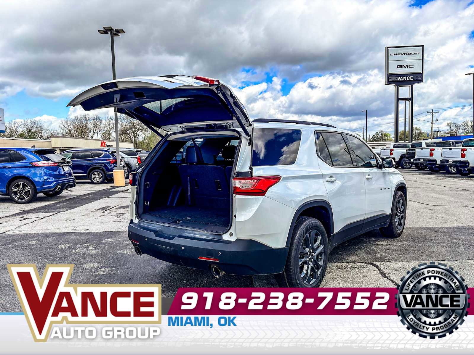 Used 2019 Chevrolet Traverse RS image 17