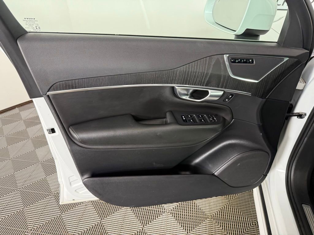 Used 2020 Volvo XC90 T5 Momentum image 13