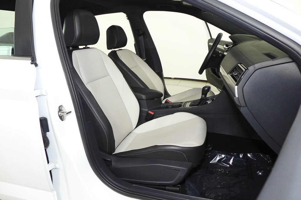 Used 2019 Volkswagen Jetta R-Line FWD image 19