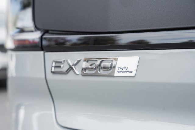 New 2026 Volvo EX30 Cross Country Ultra image 7