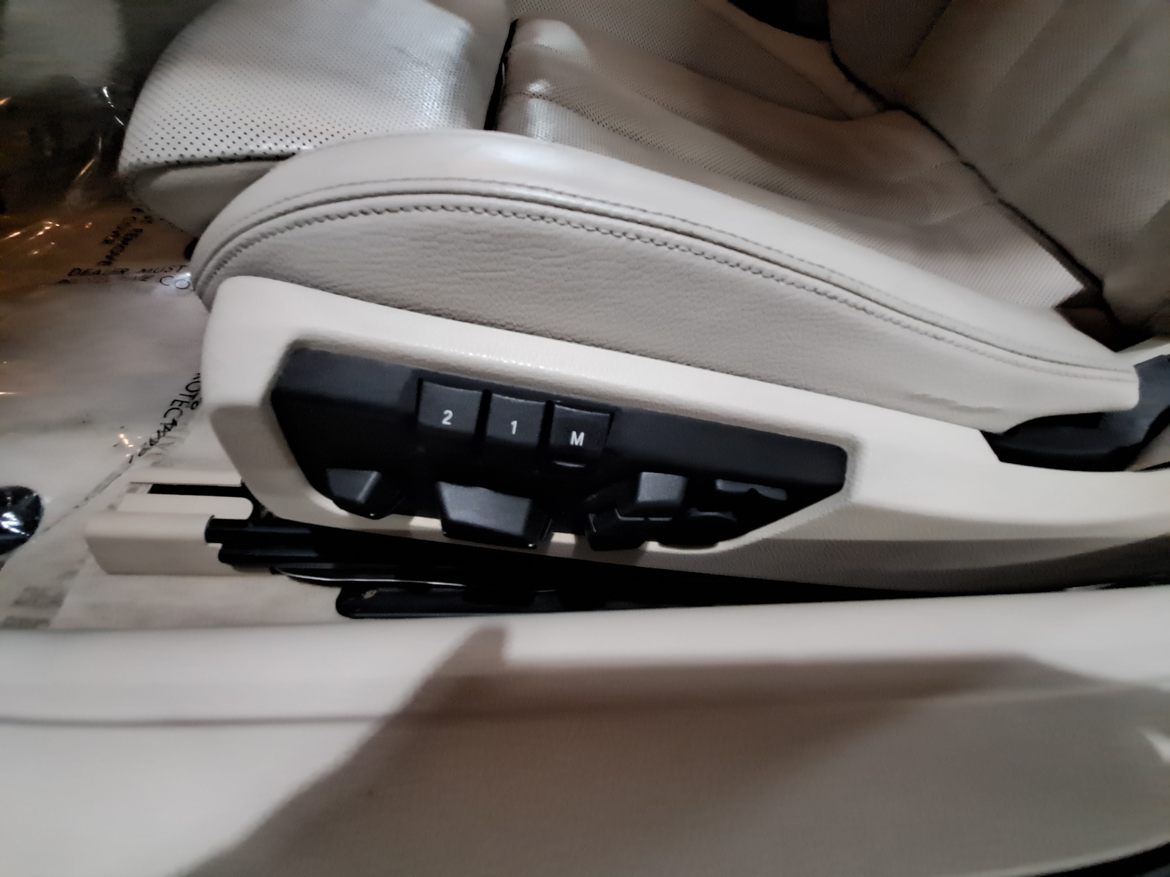 Used 2013 BMW 640i Convertible RWD image 30