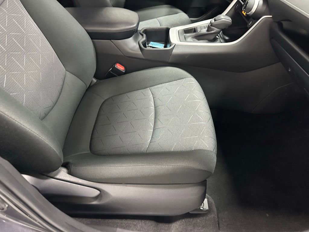 Used 2025 Toyota RAV4 XLE image 58