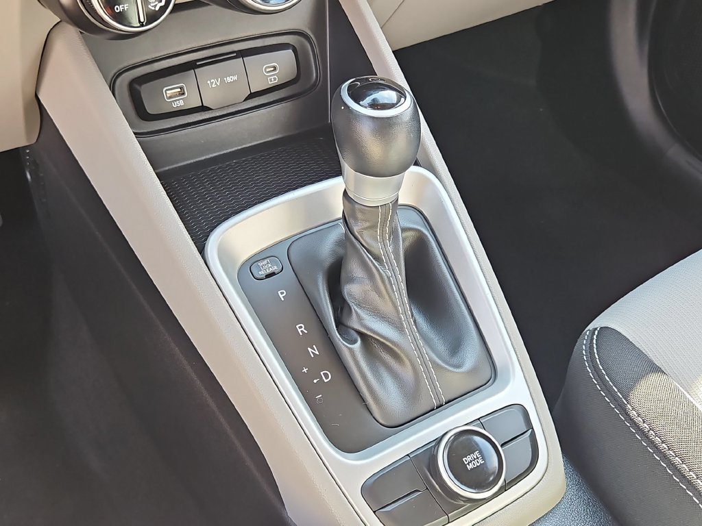 Used 2025 Hyundai Venue SEL FWD image 19