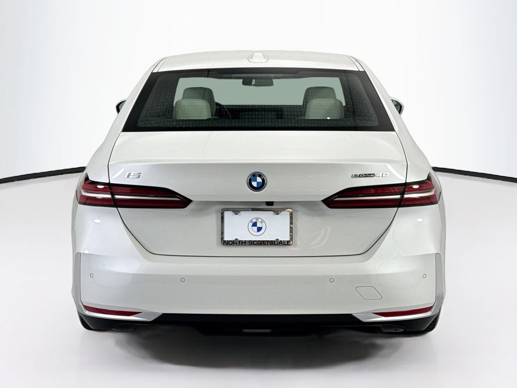 Used 2026 BMW i5 eDrive40 RWD image 6