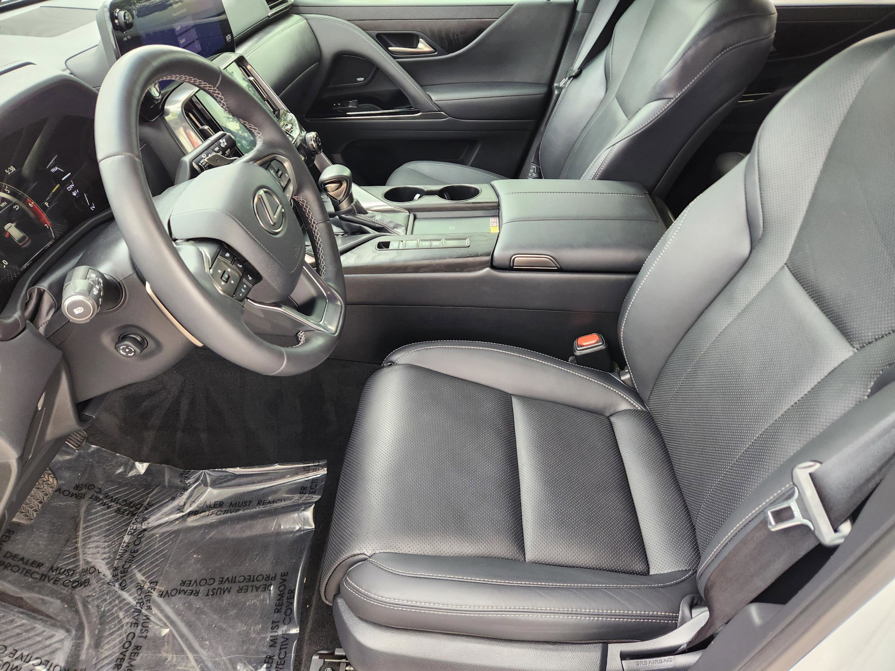 Used 2024 Lexus LX 600 4WD w/ Appearance Package image 5