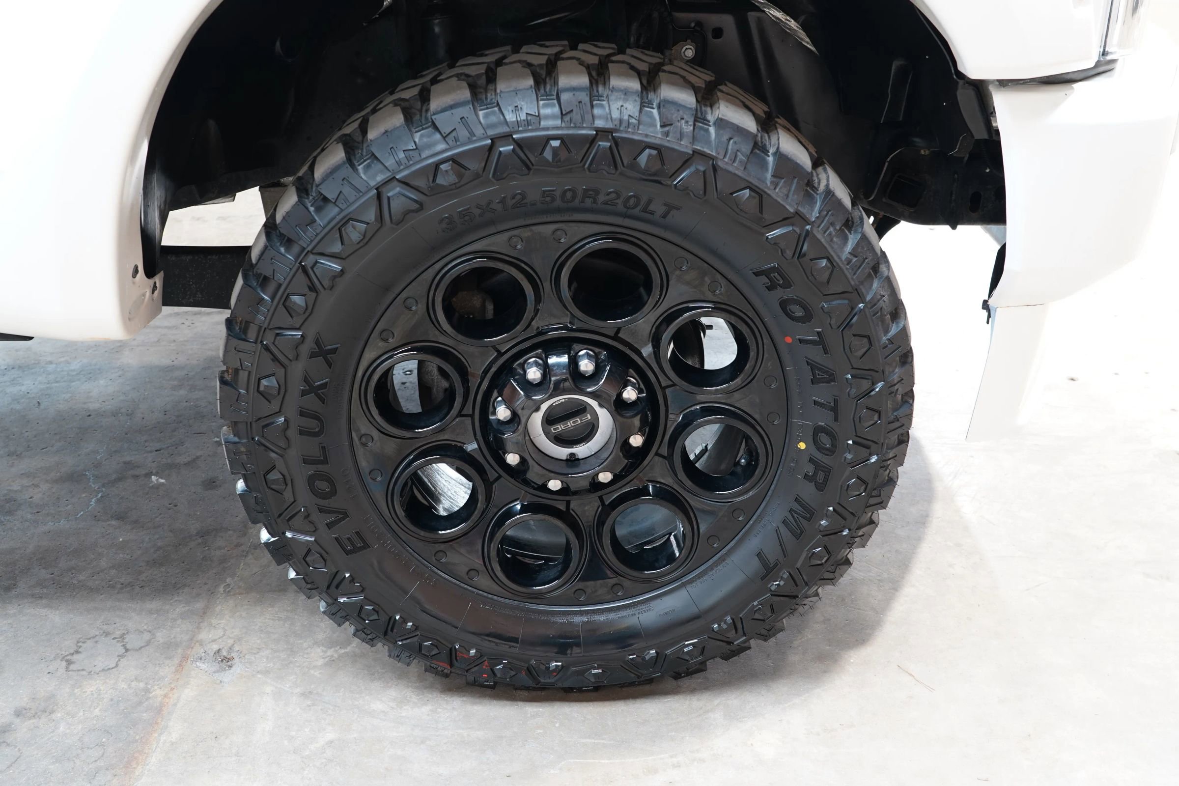 Used 2020 Ford F350 Platinum w/ FX4 Off-Road Package image 59