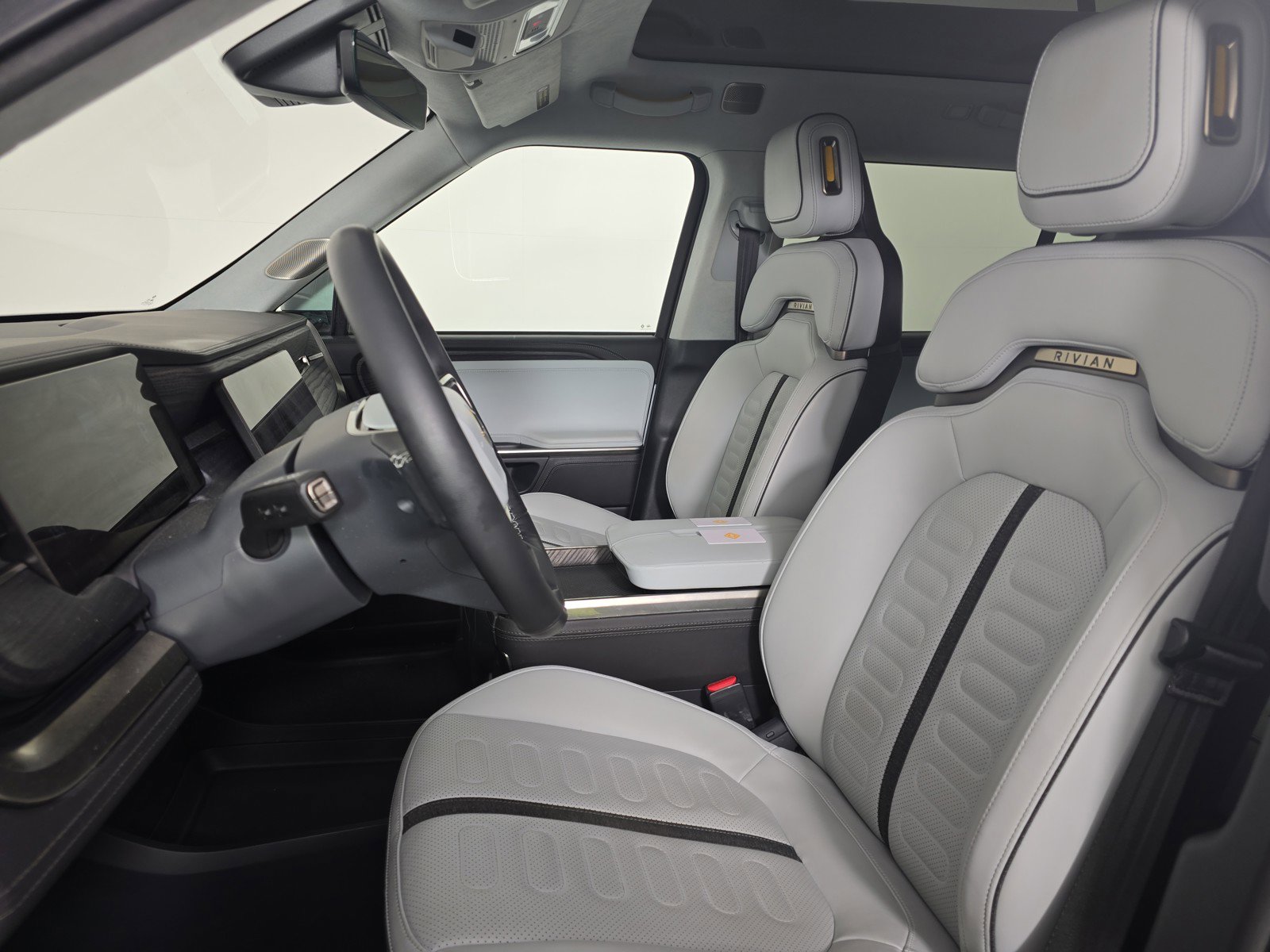 Used 2023 Rivian R1S Launch Edition image 20