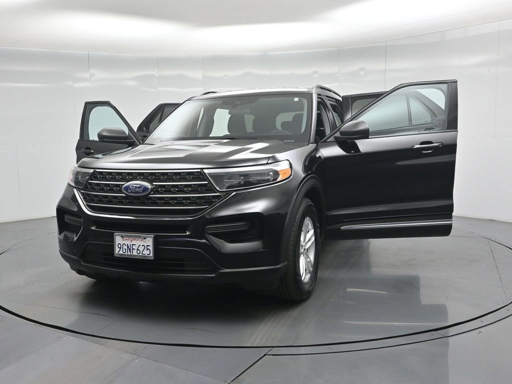 Certified 2023 Ford Explorer XLT image 30