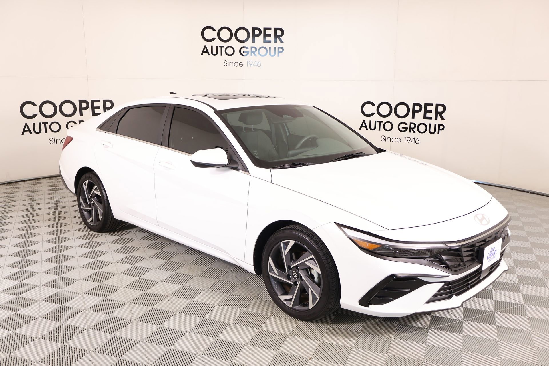 Used 2024 Hyundai Elantra SEL w/ Convenience Package image 1