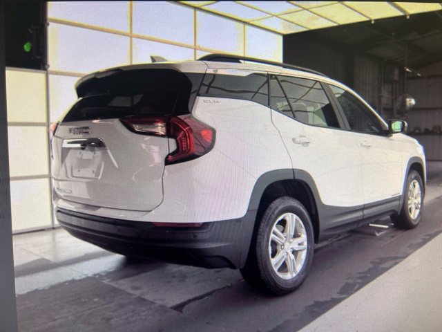 Used 2023 GMC Terrain SLE w/ Driver Convenience Package AWD/4WD image 3