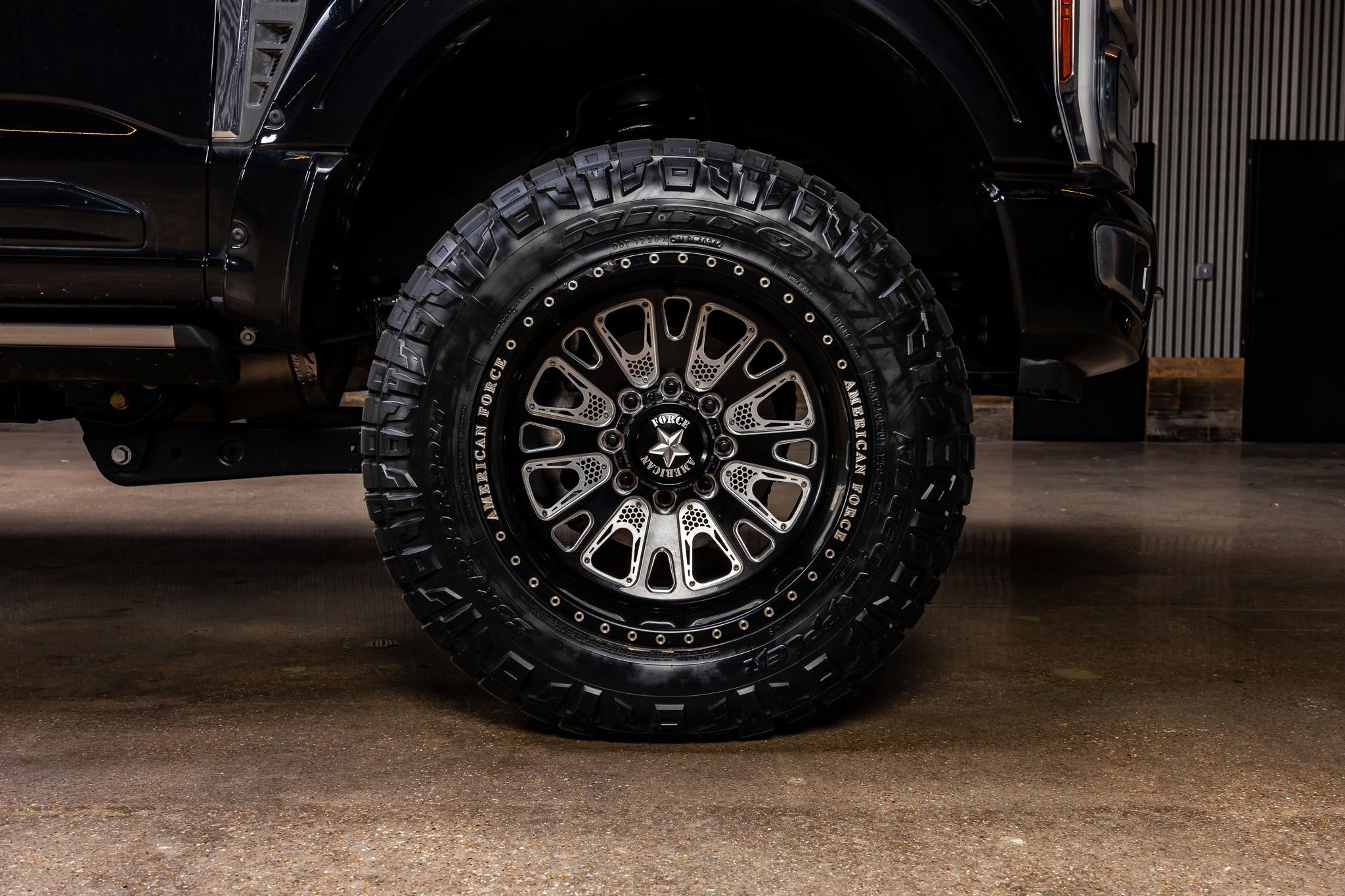 Used 2024 Ford F250 Limited image 11