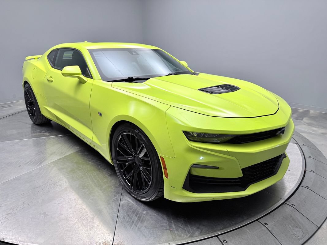 Used 2020 Chevrolet Camaro SS RWD image 3