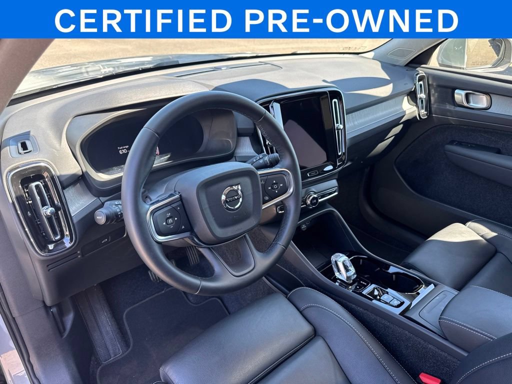 Certified 2025 Volvo XC40 B5 Plus AWD/4WD image 12