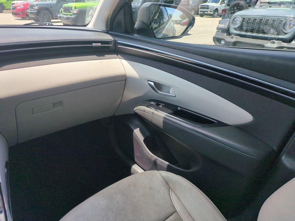Used 2022 Hyundai Tucson Limited w/ Cargo Package FWD image 19