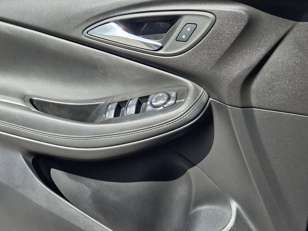 Used 2023 Buick Encore GX Select FWD image 17