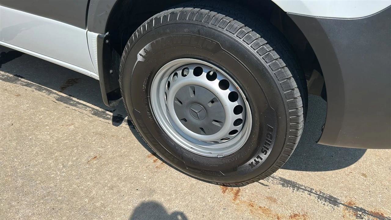 Used 2022 Mercedes-Benz Sprinter 2500 image 3