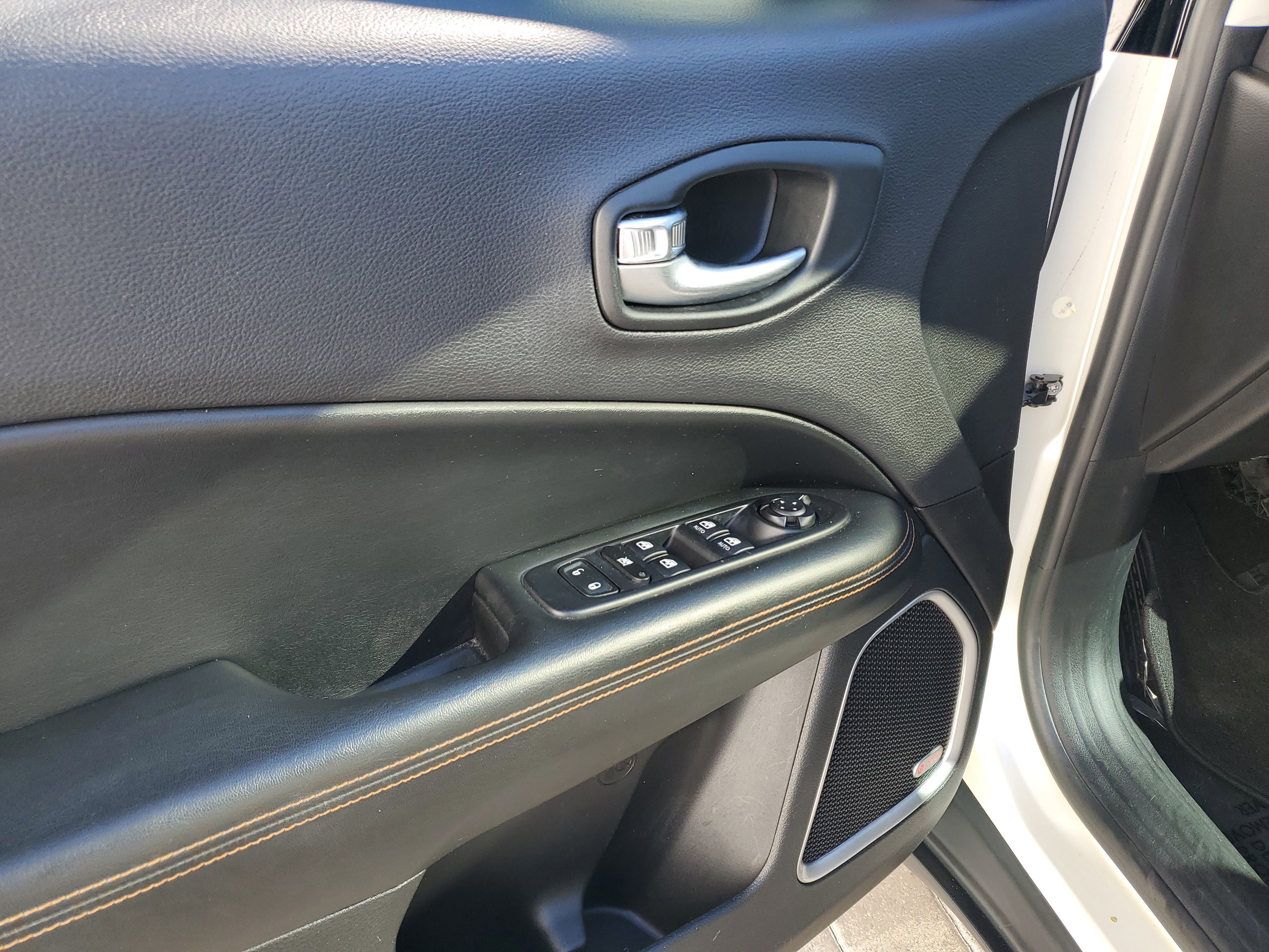 Used 2018 Jeep Compass Limited w/ Navigation Group image 20