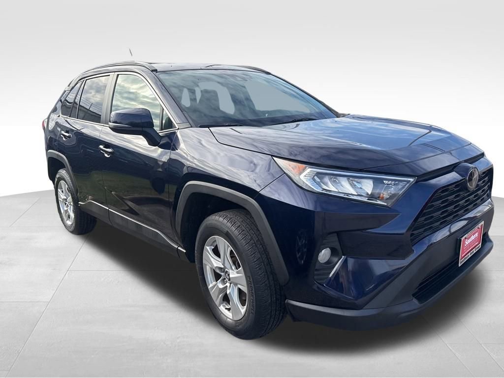 Used 2020 Toyota RAV4 XLE image 10