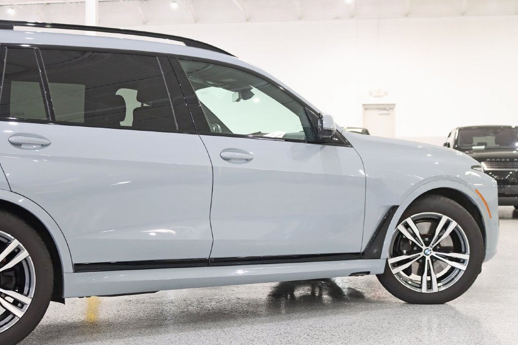 Used 2026 BMW X7 xDrive40i w/ M Sport Package AWD/4WD image 12