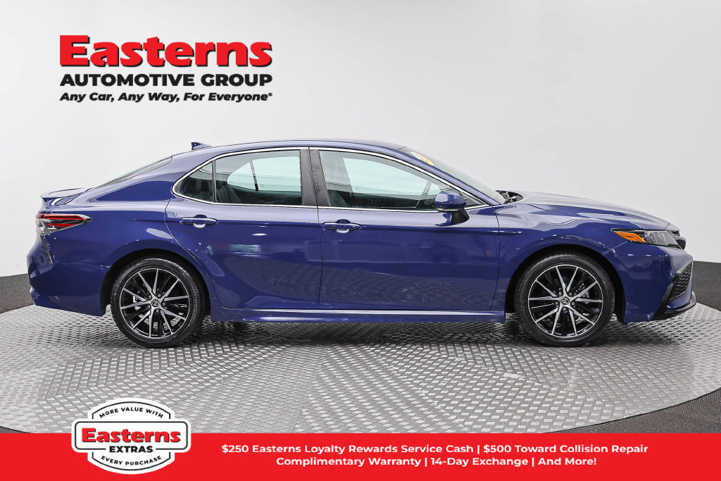 Used 2024 Toyota Camry SE FWD image 5
