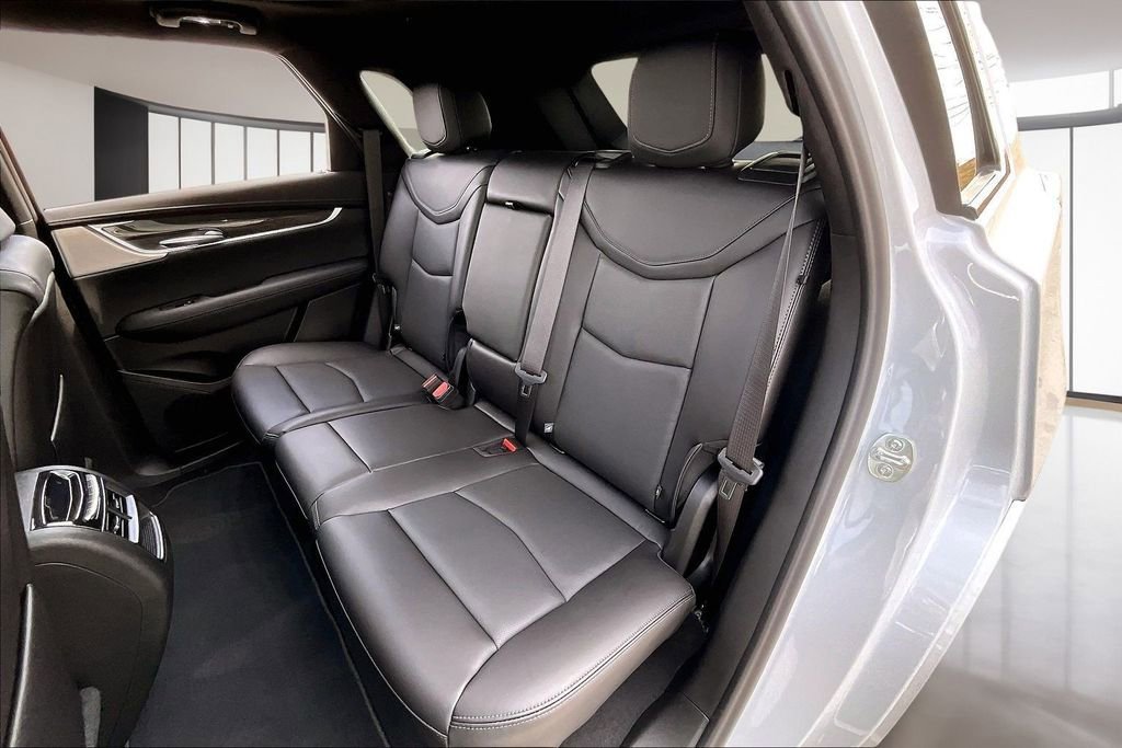 New 2026 Cadillac XT5 Sportv w/ LPO, Red Accent Package AWD/4WD image 10