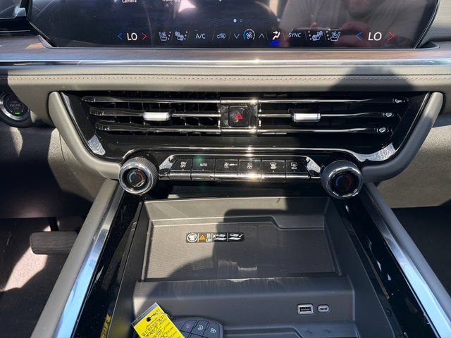 New 2026 Chevrolet Tahoe High Country AWD/4WD image 32