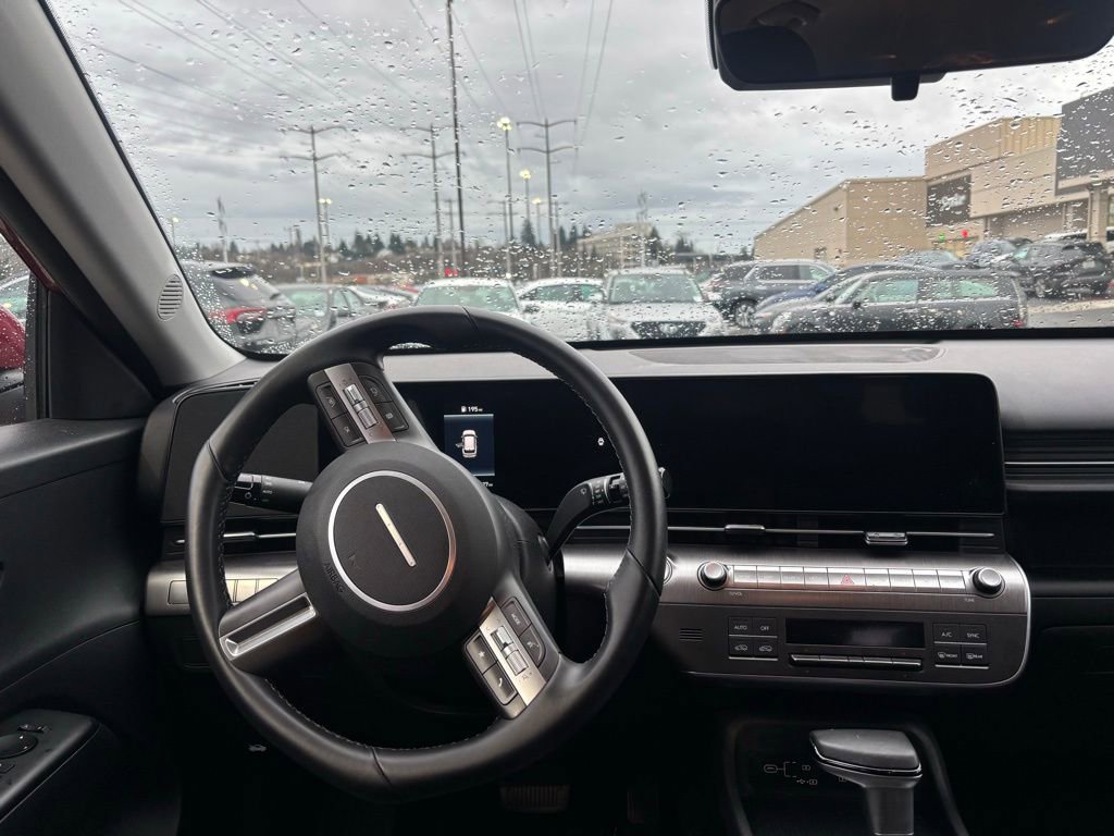 Certified 2025 Hyundai Kona SEL image 7