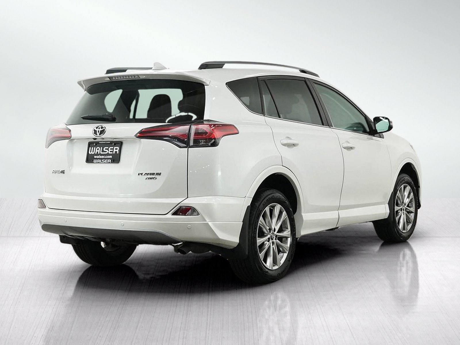 Used 2018 Toyota RAV4 Platinum AWD/4WD image 6