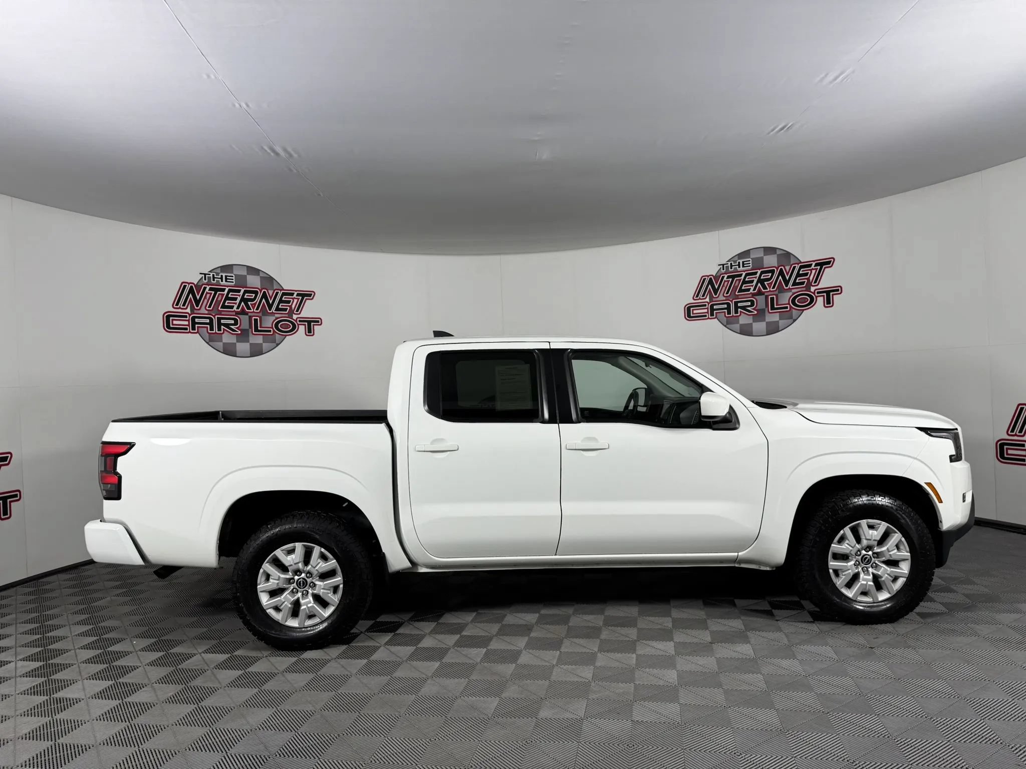 Used 2023 Nissan Frontier SV AWD/4WD image 8