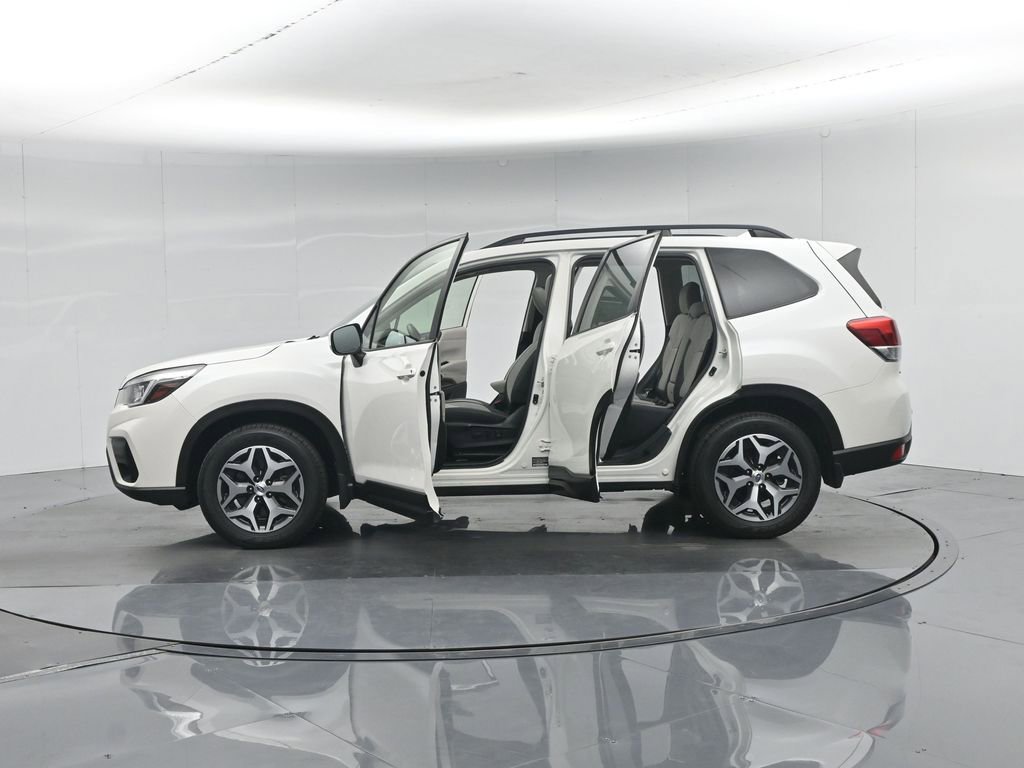 Used 2020 Subaru Forester Premium AWD/4WD image 40