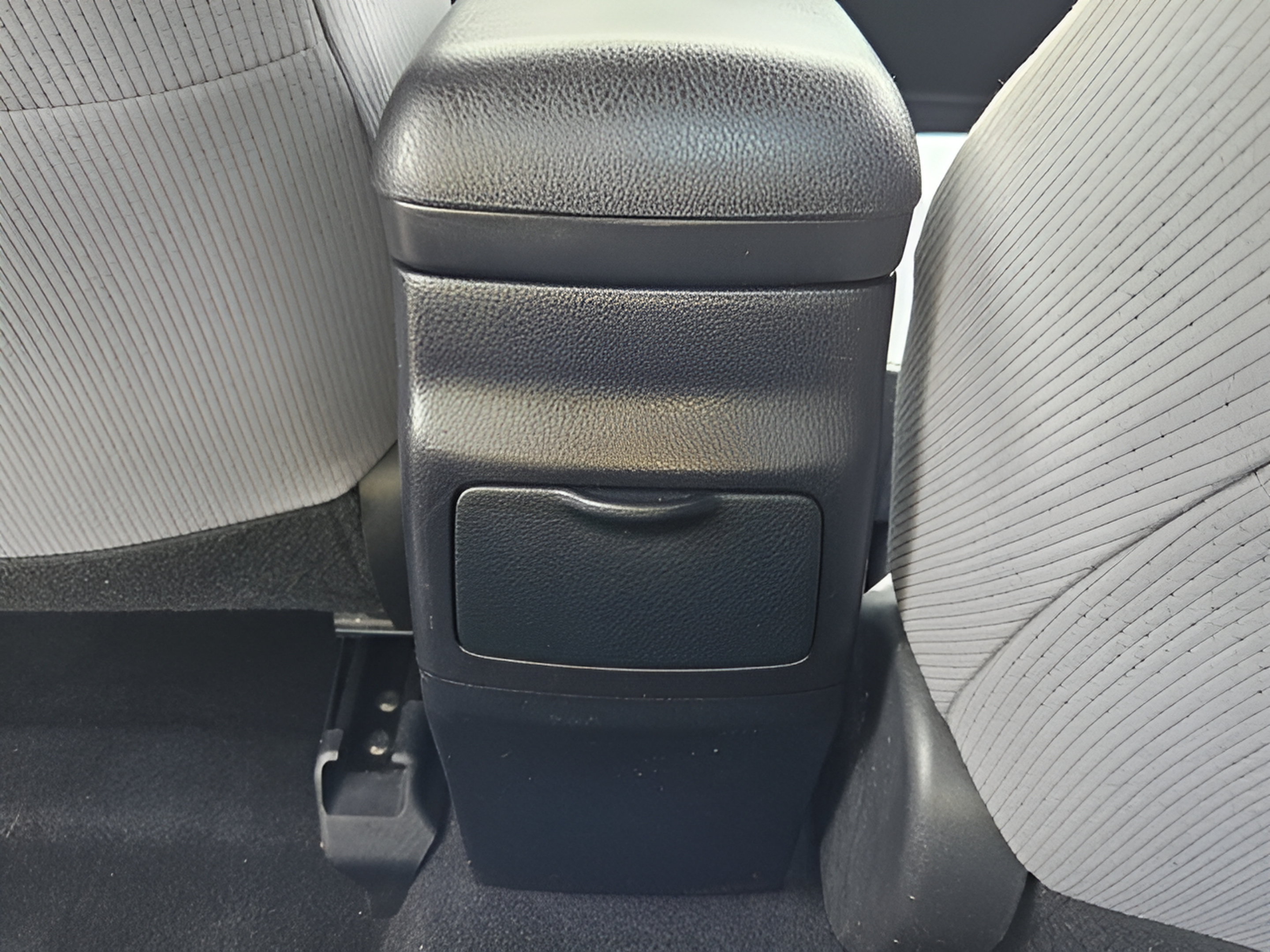 Used 2015 Toyota Corolla L FWD image 10