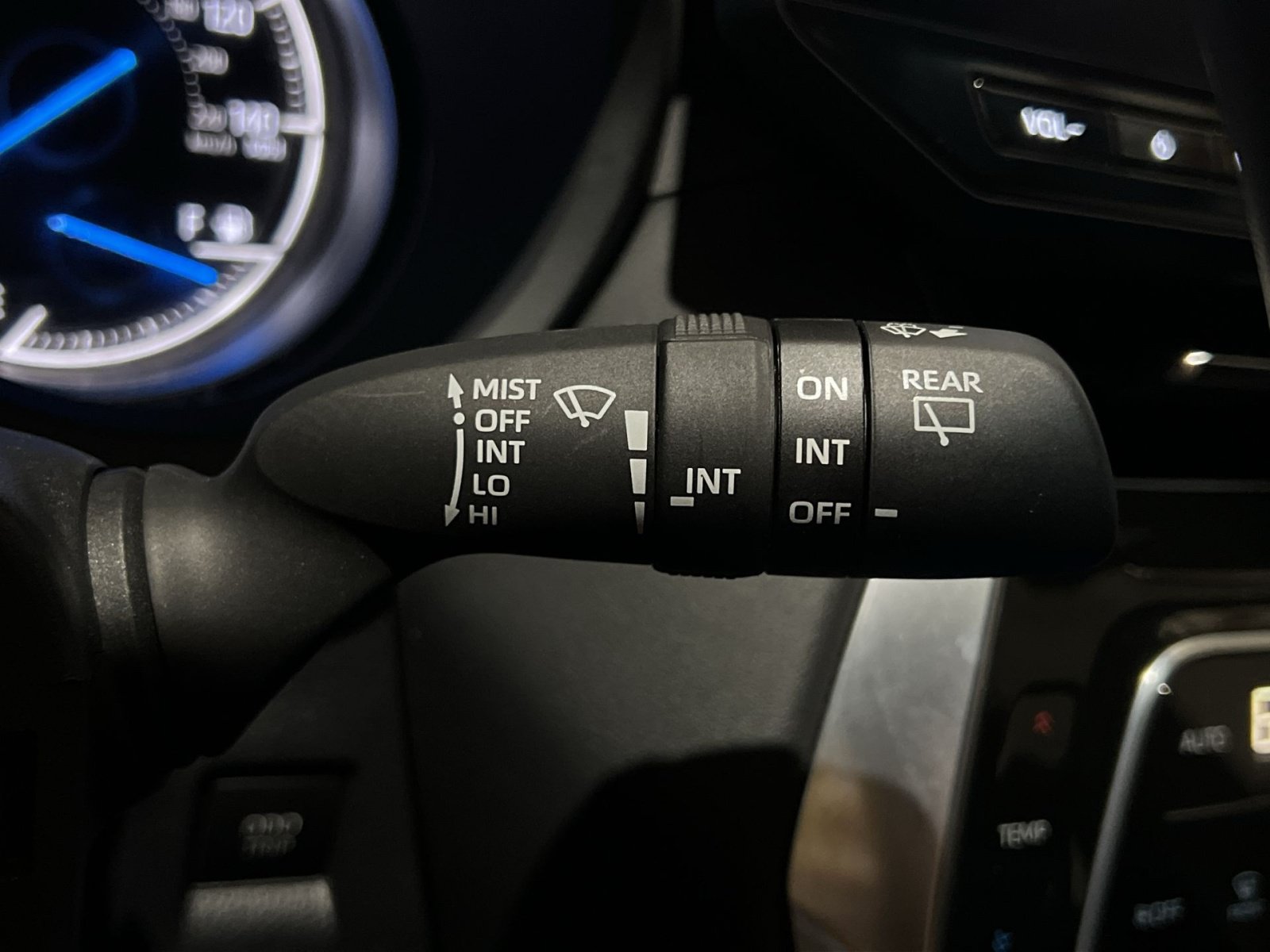 Used 2024 Toyota Venza XLE AWD/4WD image 25