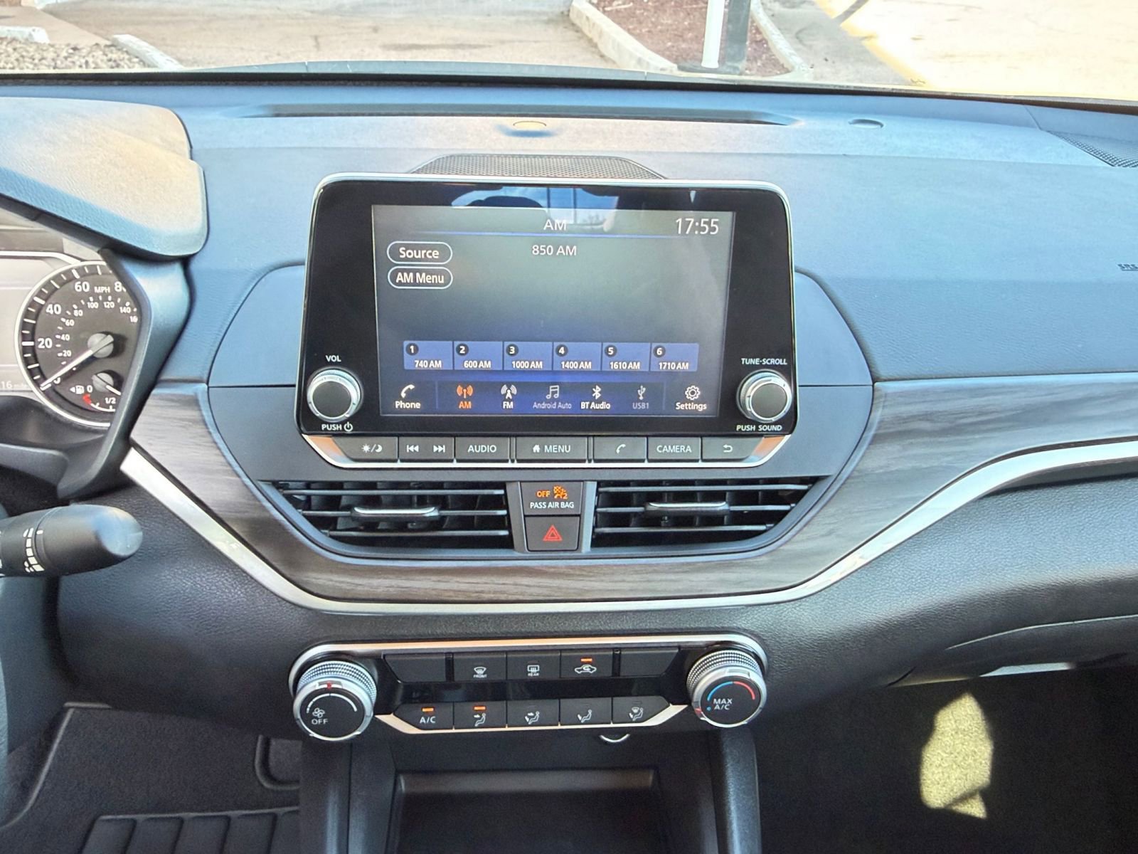 Used 2025 Nissan Altima 2.5 SV FWD image 20
