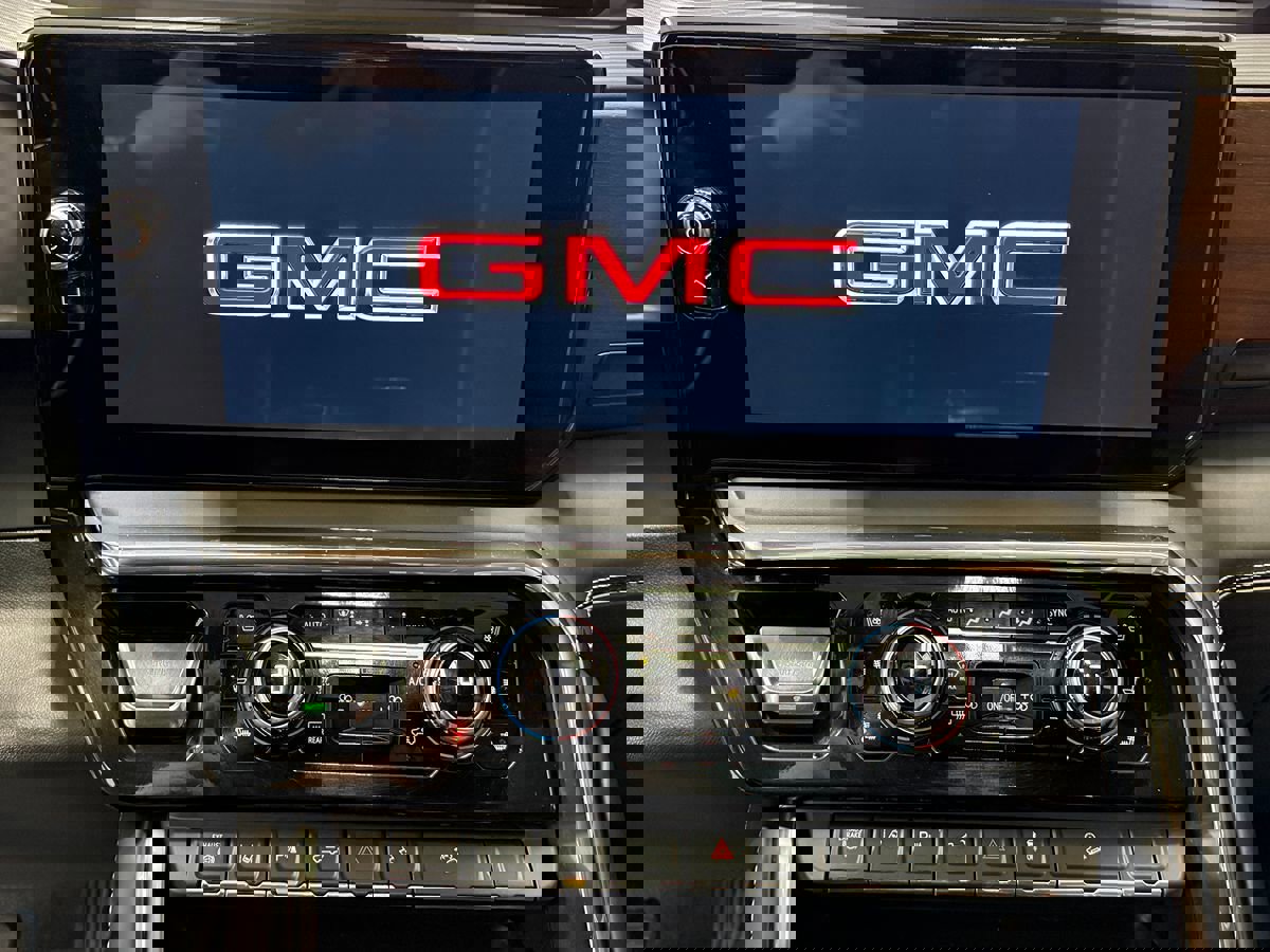 Used 2024 GMC Sierra 2500 Denali Ultimate image 26