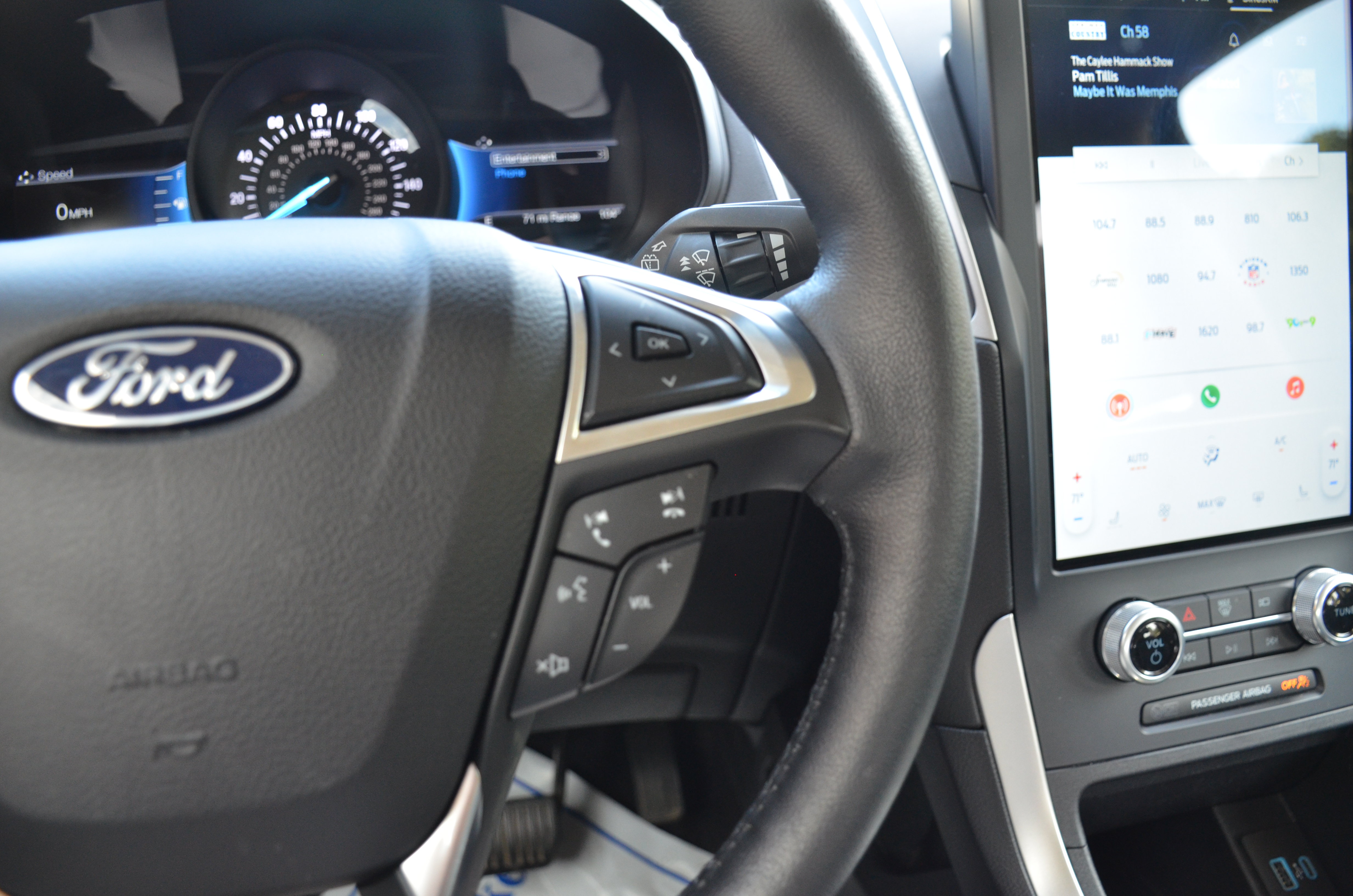 Used 2023 Ford Edge SEL w/ Sport Appearance Package AWD/4WD image 52