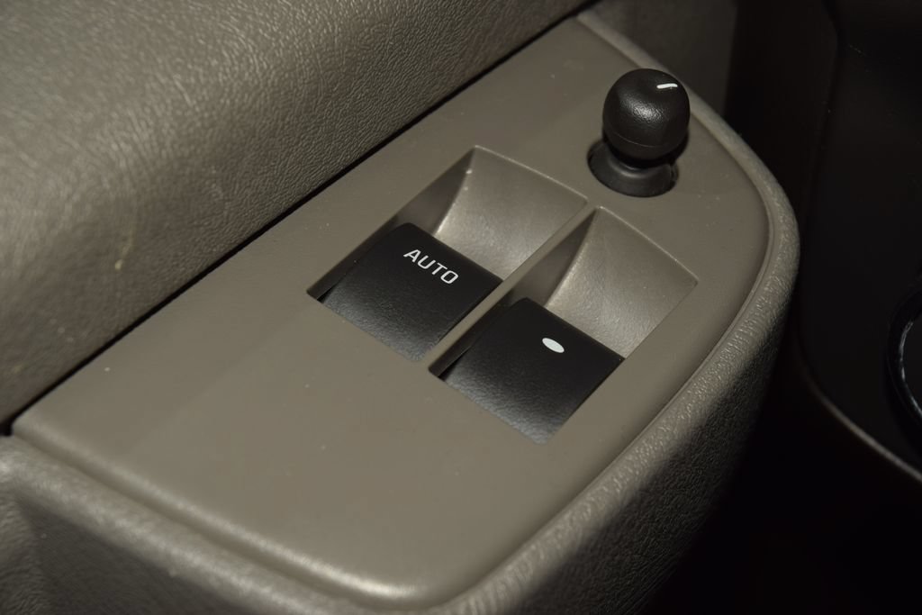 Used 2025 Chevrolet Express 3500 LT w/ LT Preferred Equipment Group RWD image 37