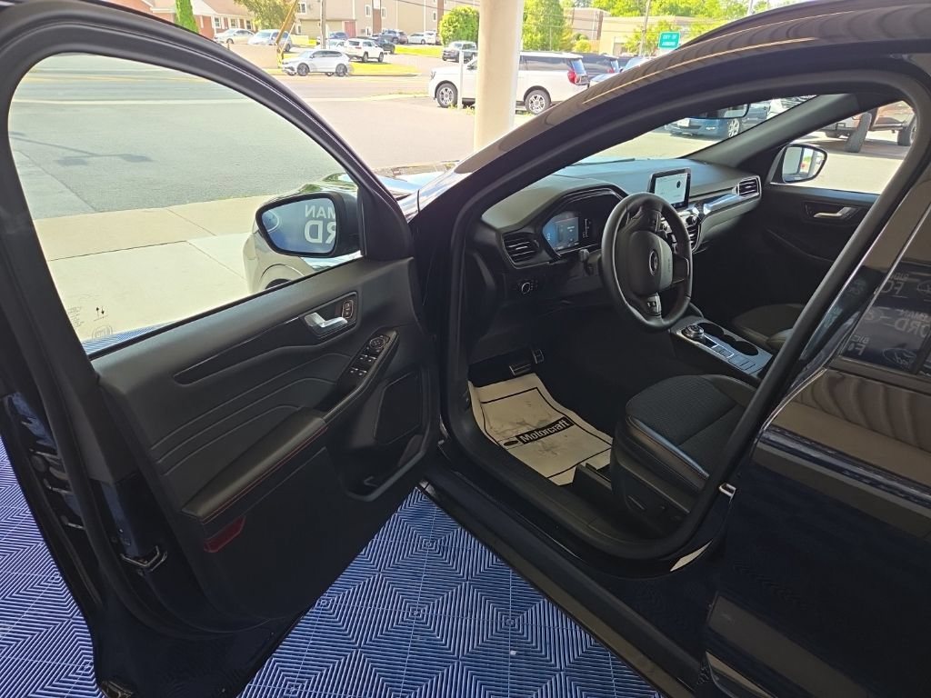 Used 2024 Ford Escape ST-Line AWD/4WD image 12
