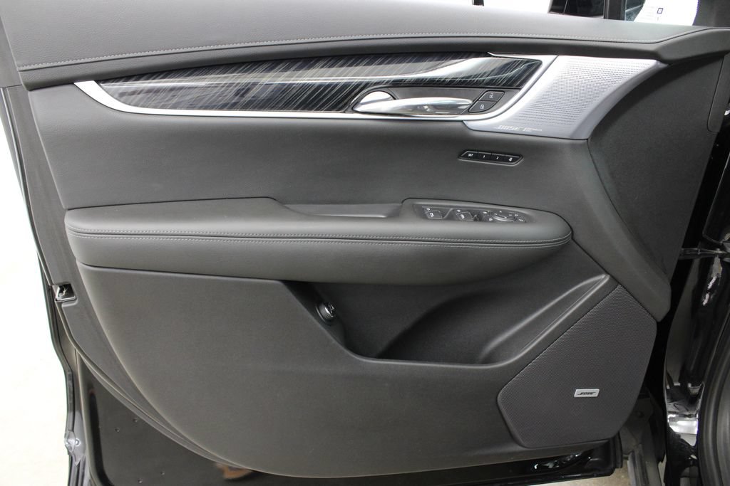 Used 2023 Cadillac XT6 Premium Luxury AWD/4WD image 17