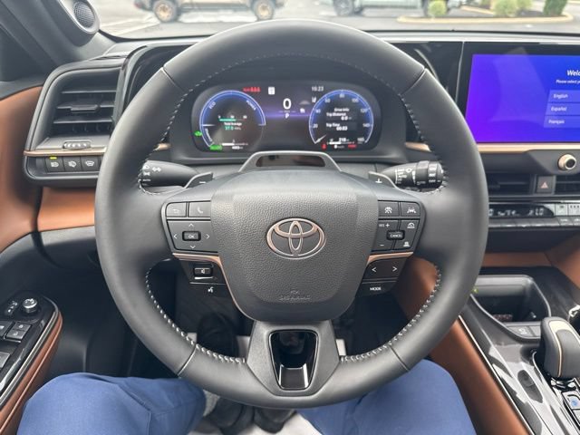 Used 2025 Toyota Crown Signia w/ Advanced Technology Package AWD/4WD image 20