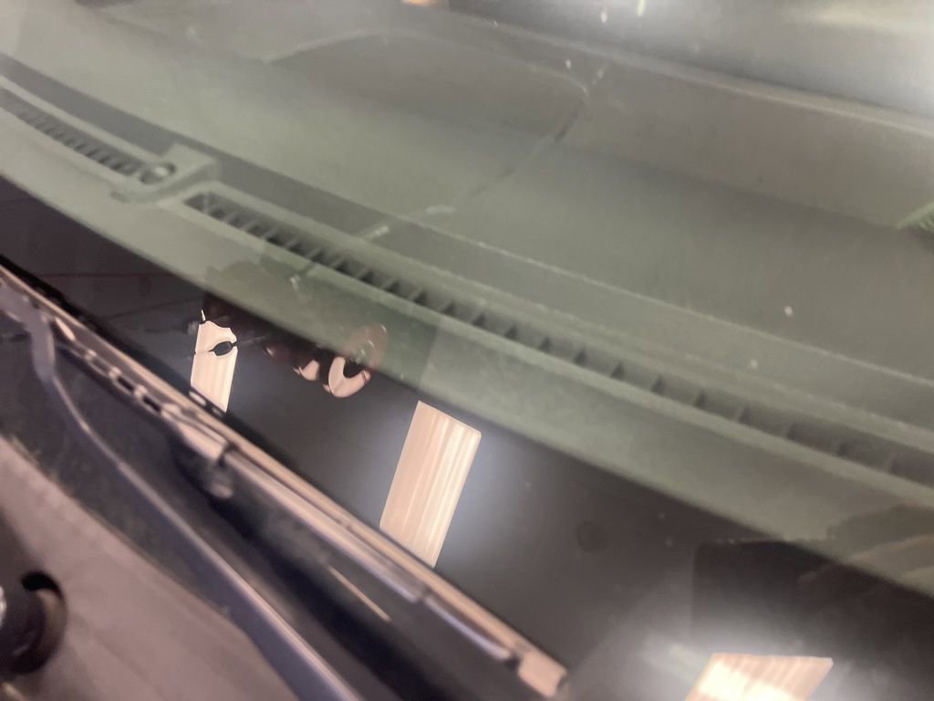 Used 2022 Kia Carnival LX FWD image 3