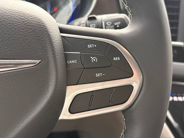 Used 2022 Chrysler Voyager LX FWD image 27