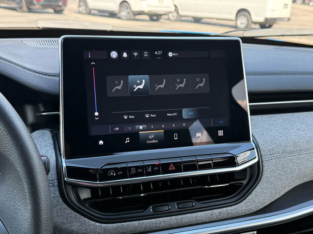 Used 2024 Jeep Compass Sport image 19