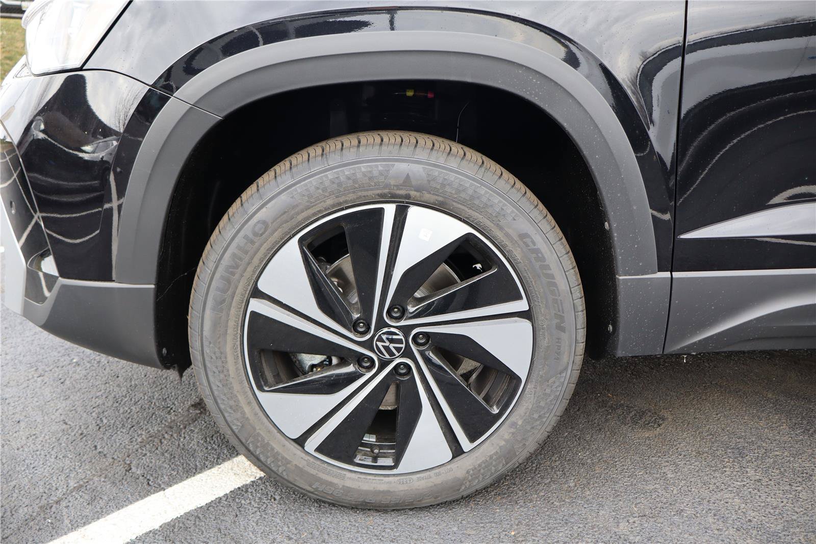 New 2026 Volkswagen Taos SE AWD/4WD image 10
