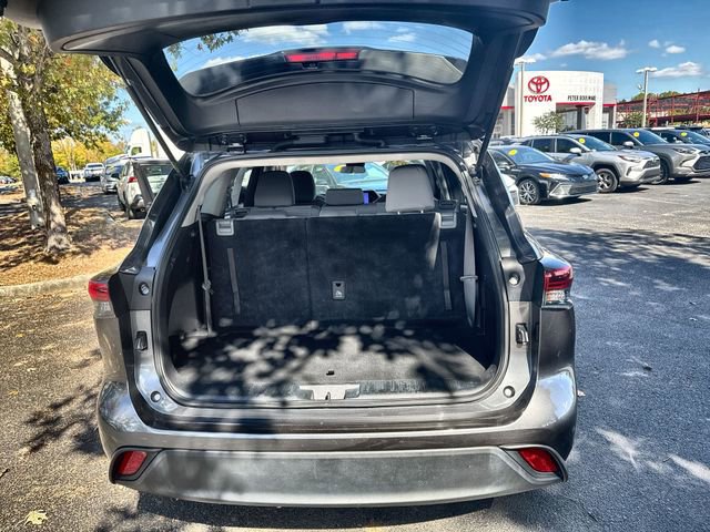 Used 2023 Toyota Highlander XLE image 32