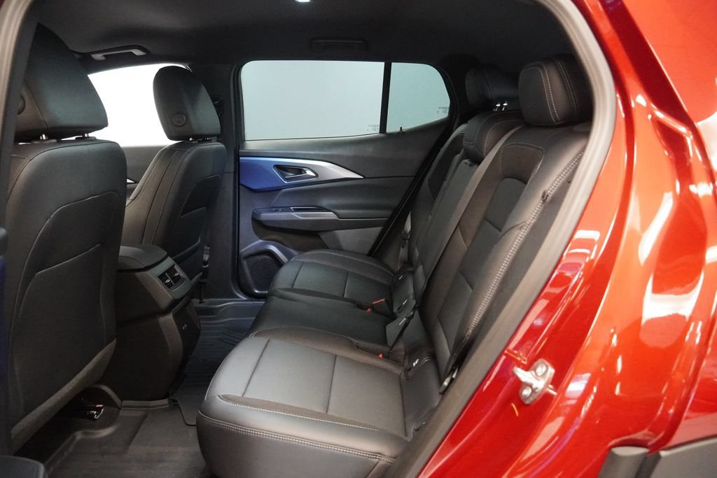 New 2026 Chevrolet Equinox EV LT w/ LPO, Blackout Package FWD image 27