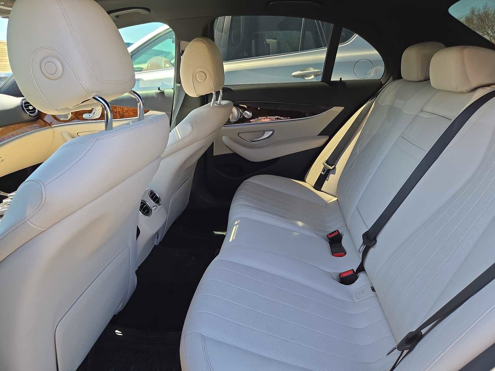 Used 2017 Mercedes-Benz E 300 image 6